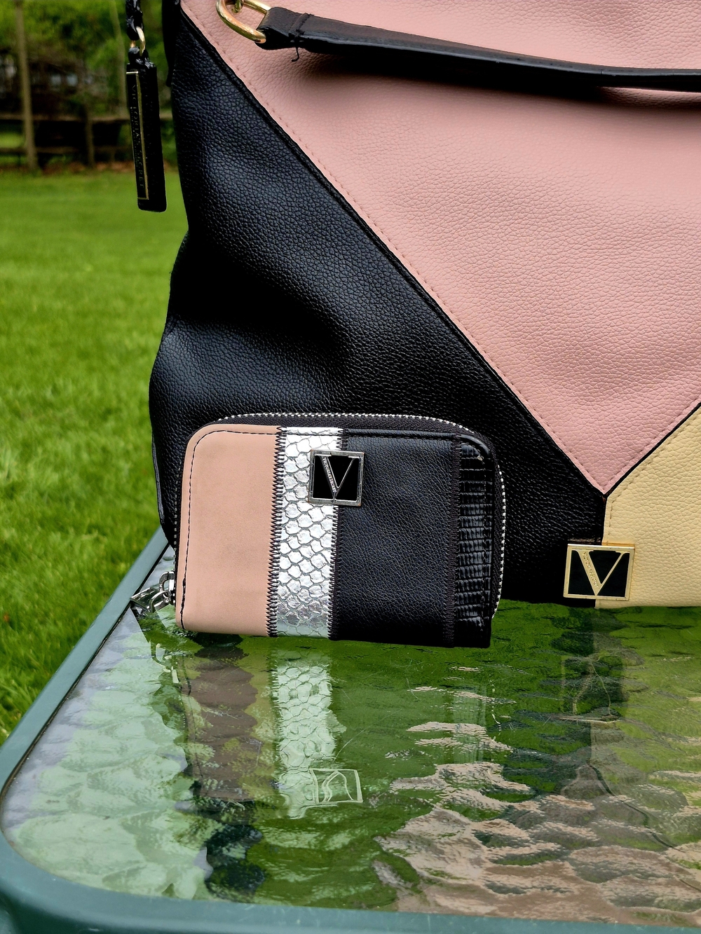 VS Pink, Black & Cream Colorblock Shoulder Bag Set - Picture 3 of 11